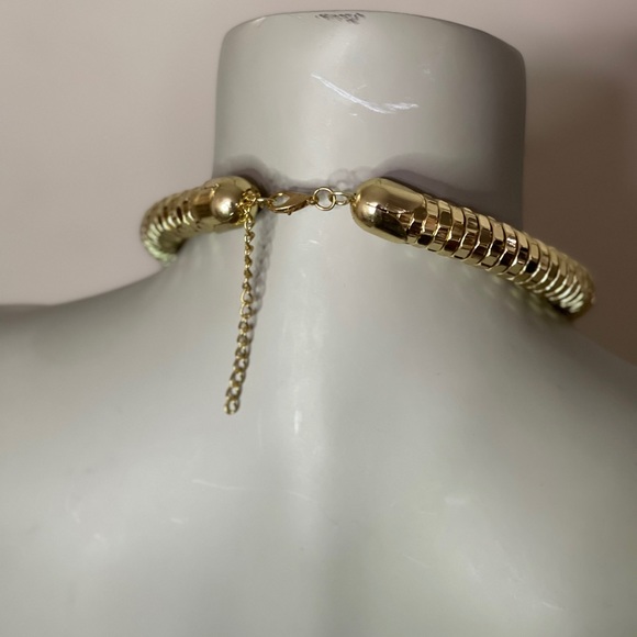 Vintage Style Gold Necklace - Picture 3 of 3